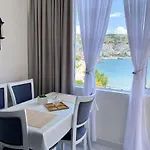 Seaside Next To Ferry Terminal Appartement Saranda